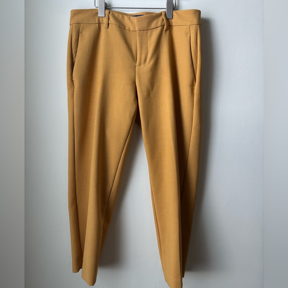 Ladies Old Navy Mustard Mid Rise Slacks- Size 8 With front Pockets. EUC